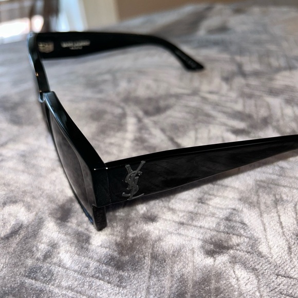 Yves Saint Laurent Sunglasses - Square SL M9 Sunglasses Black - Picture 3 of 15
